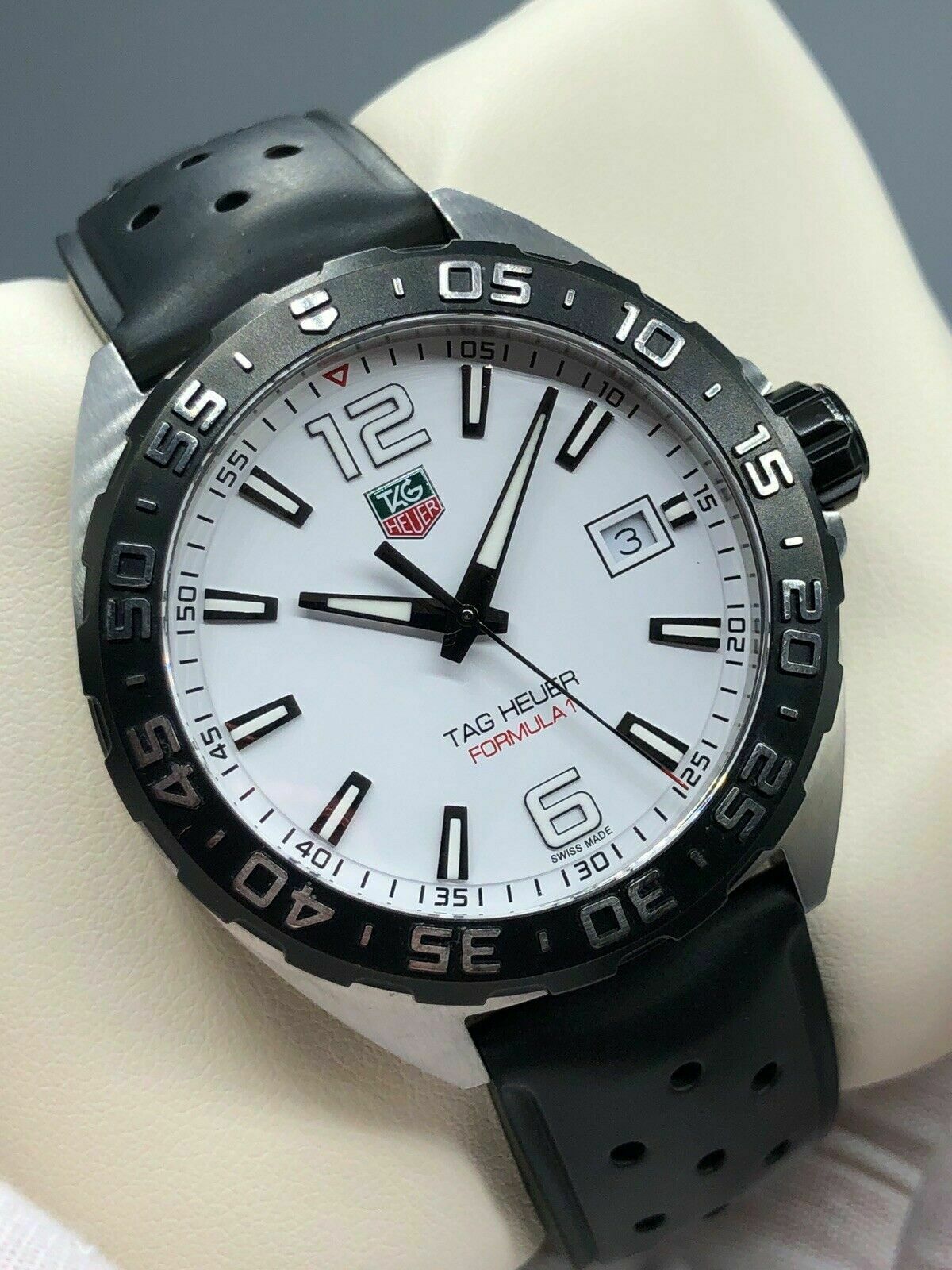 Tag Heuer Formula 1 Quartz White Dial Black Rubber Strap Watch for Men - WAZ1111.FT8023