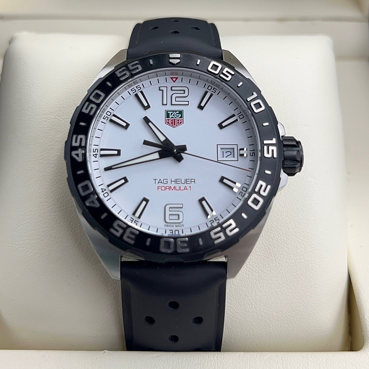 Tag Heuer Formula 1 Quartz White Dial Black Rubber Strap Watch for Men - WAZ1111.FT8023