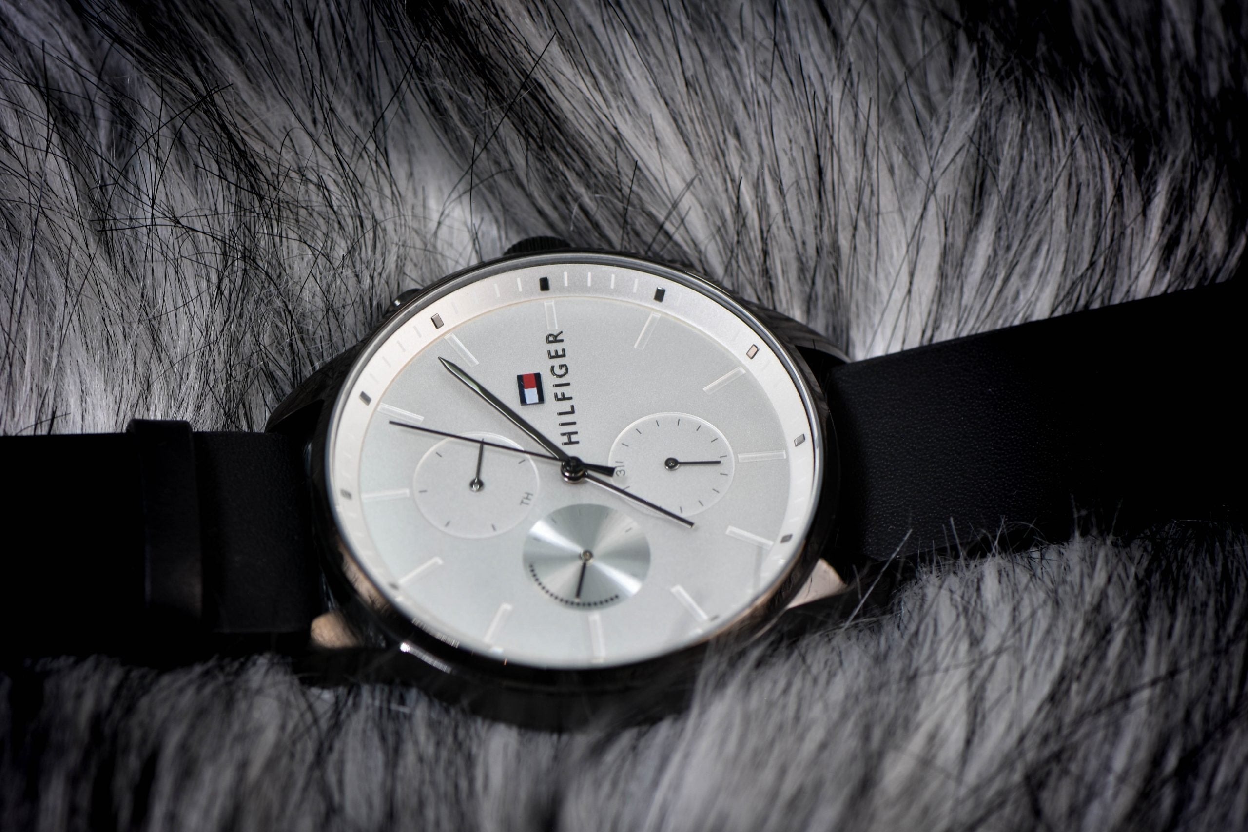 Tommy Hilfiger Lexor Silver Dial Black Leather Strap Watch For Men - 1791489