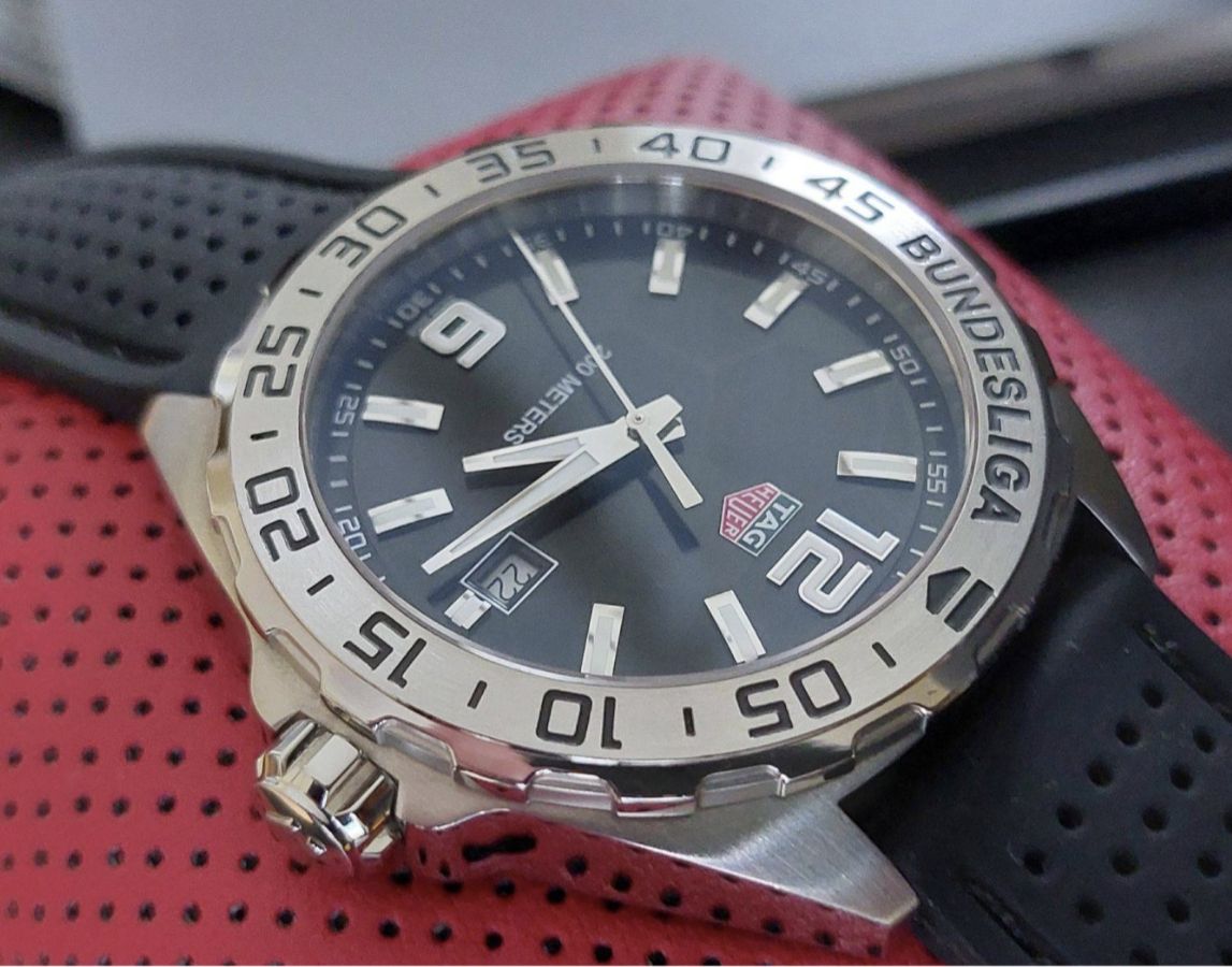 Tag Heuer Formula 1 Quartz Black Dial Black Rubber Strap Watch for Men - WAZ1112.FT8023