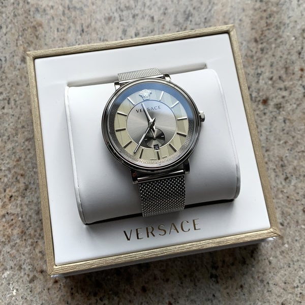 Versace V-Circle Silver Dial Silver Mesh Bracelet Watch for Men - VBQ060017